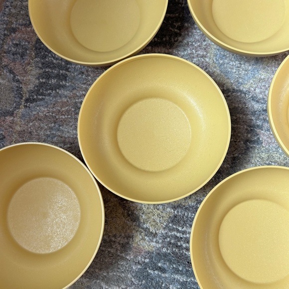 Vintage Salad Bowls Tupperwear - Picture 3 of 7